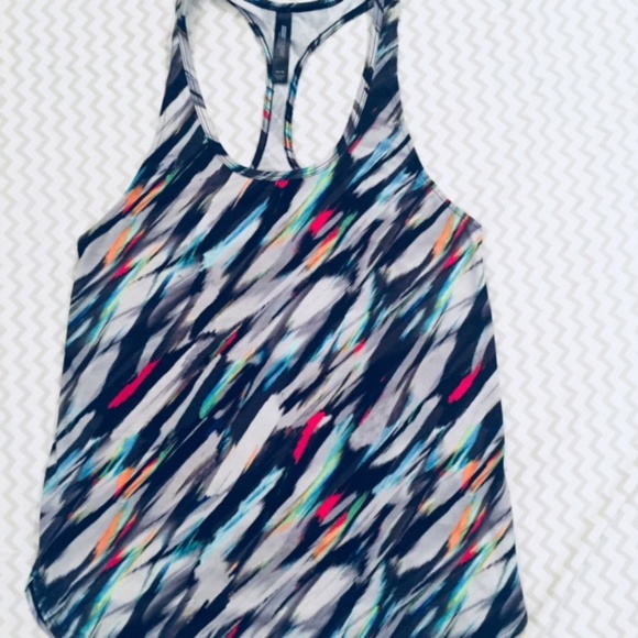 EXP Core Bright Feather Relaxed Tank - Picture 6 of 7